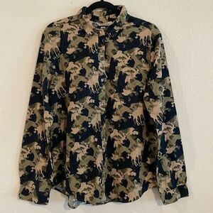 BDG Women’s Shirt LRG Green & Black Camo Print Novelty Animal Print Button Front